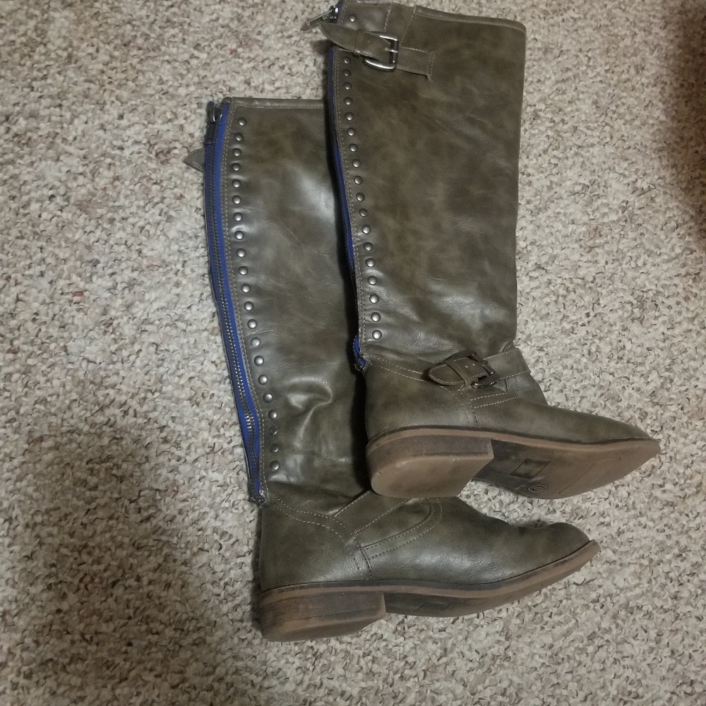 Grey Riding Boots - Picture 2 of 7